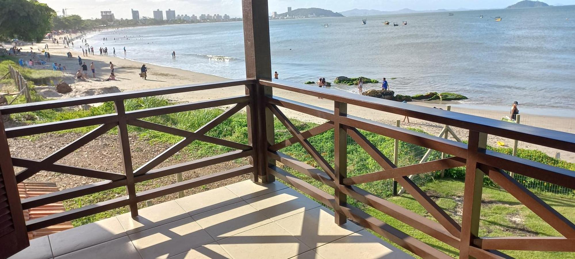 Ferias E Alegrias Em Casa Pe Na Areia!